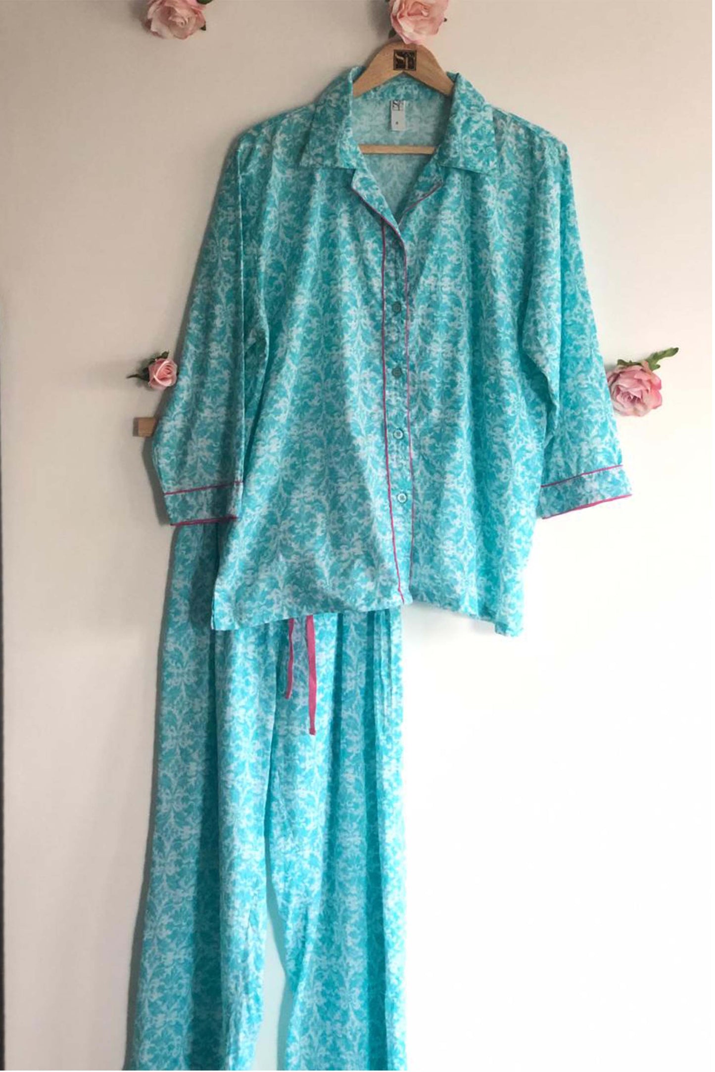 Women's Sleep Set (Pyjamas, Sleepshirt, Sleeping Mask & Pouch)