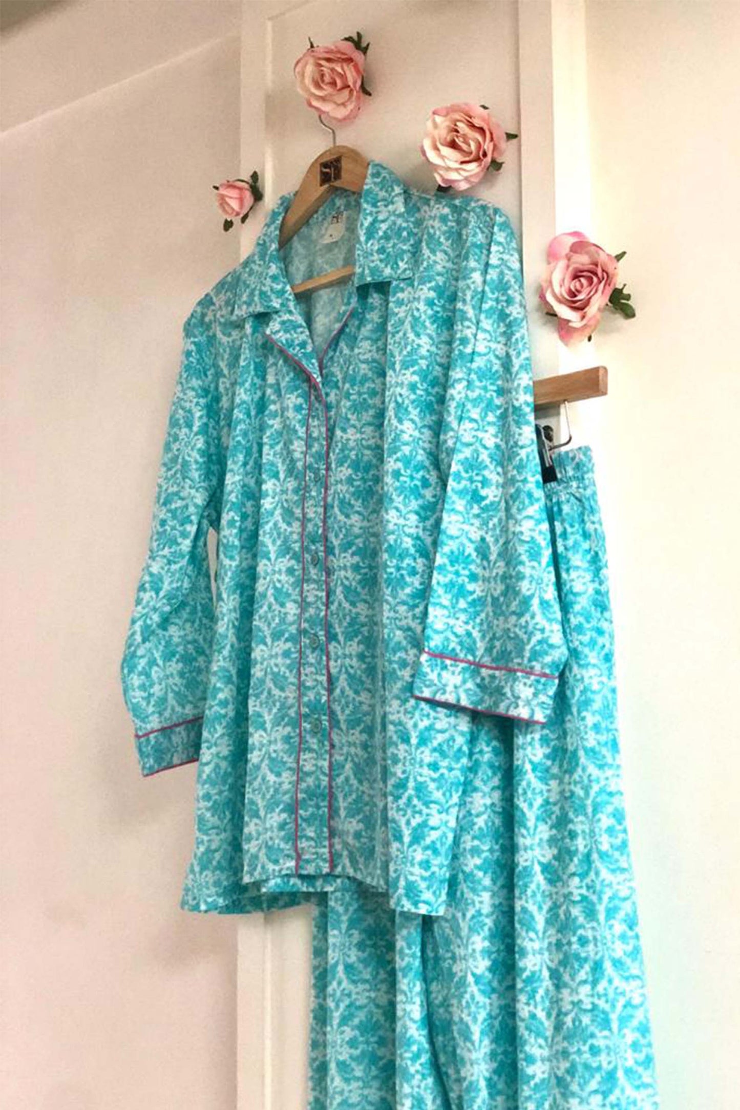 Women's Sleep Set (Pyjamas, Sleepshirt, Sleeping Mask & Pouch)