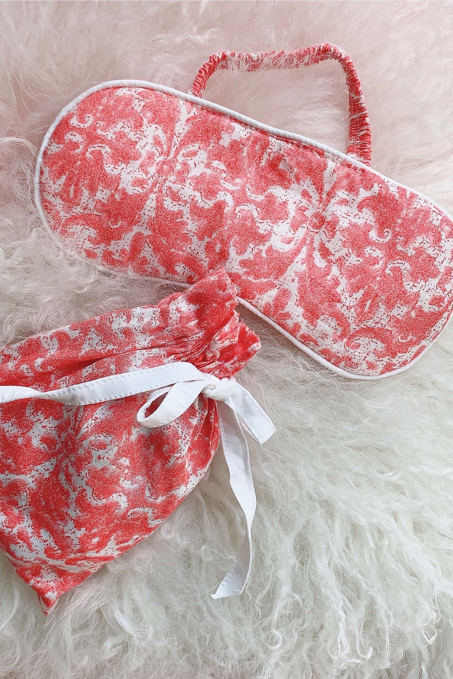 Women's Sleep Set (Pyjamas, Sleepshirt, Sleeping Mask & Pouch)
