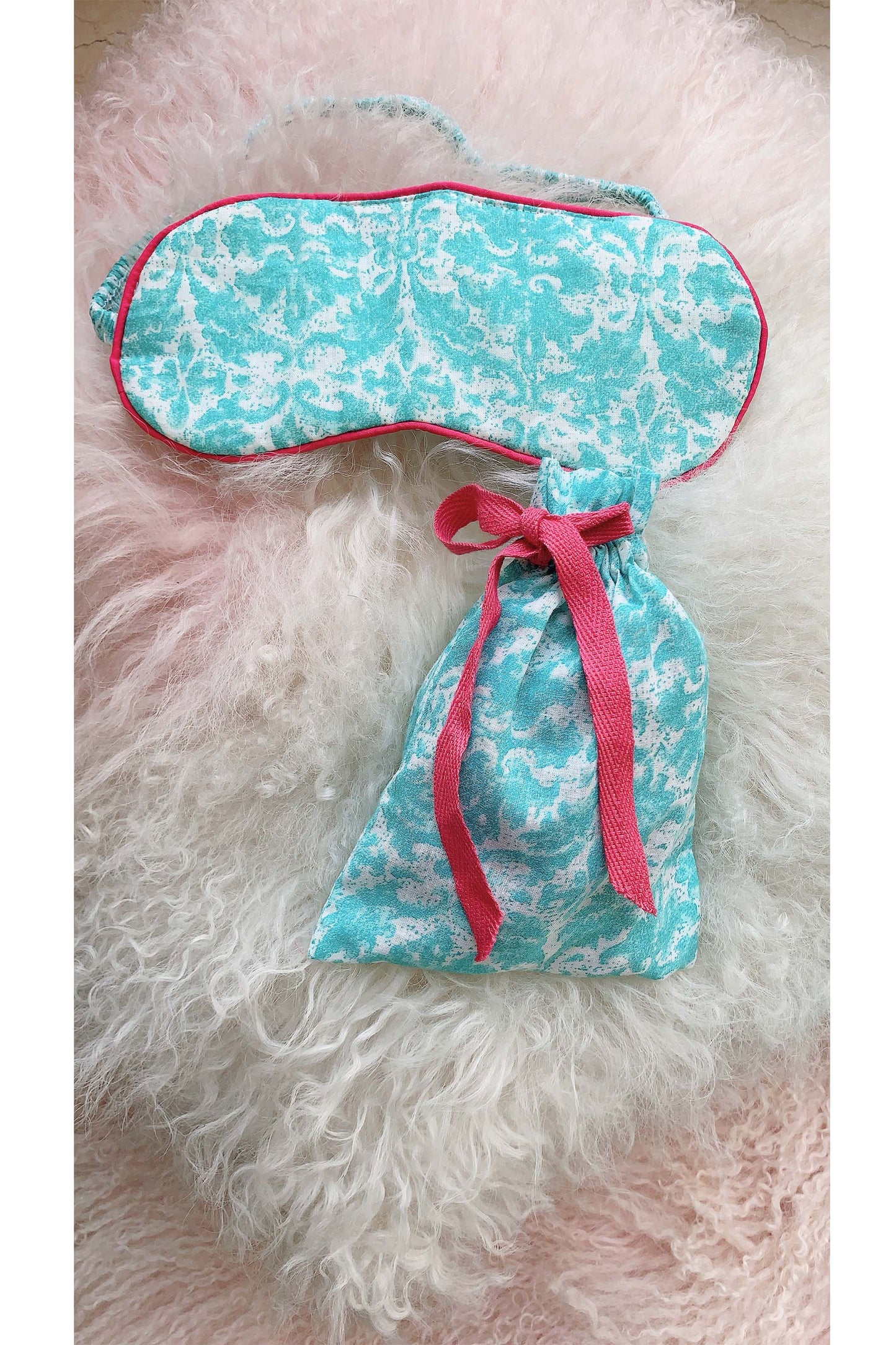 Women's Sleep Set (Pyjamas, Sleepshirt, Sleeping Mask & Pouch)