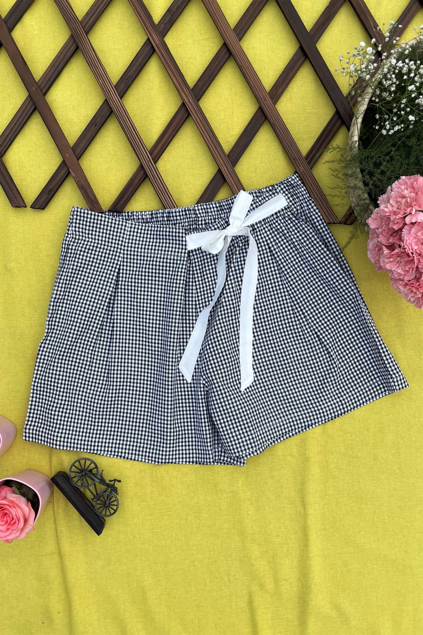 Women's Wide-Legged Shorts - Gingham Black-White